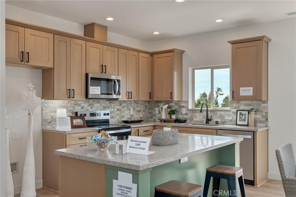 6183 Bowles Boulevard Property Photo 13