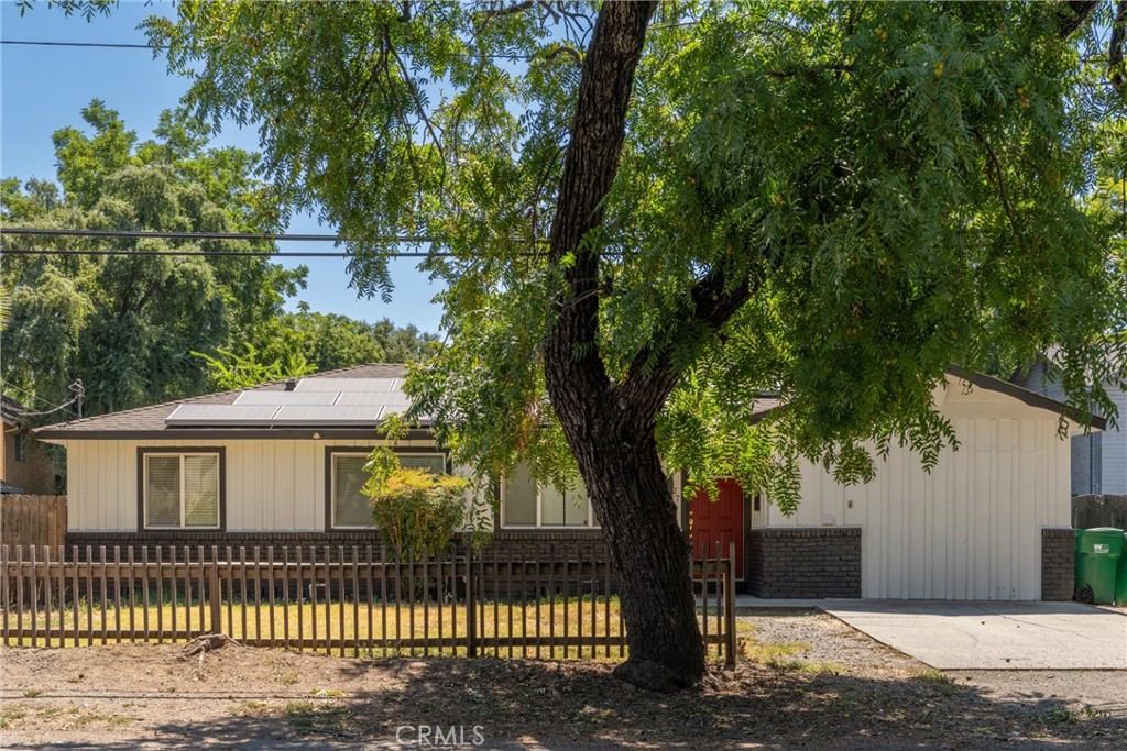 827 W 2nd Avenue Property Photo 1