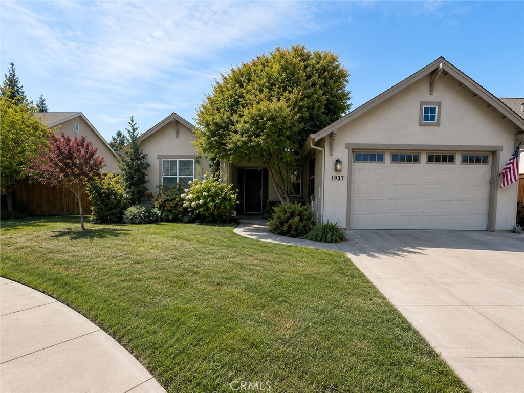 1937 Waxwing Property Photo 1