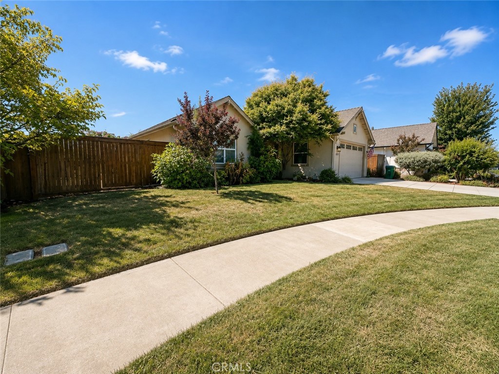 1937 Waxwing Property Photo 2