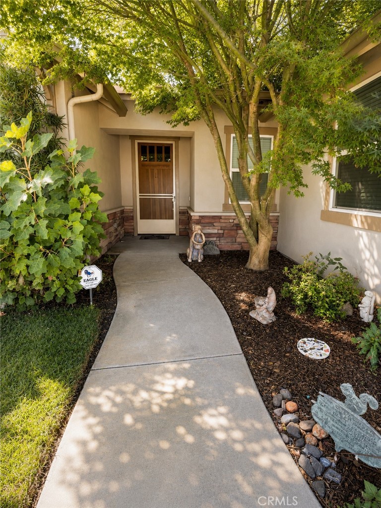 1937 Waxwing Property Photo 3