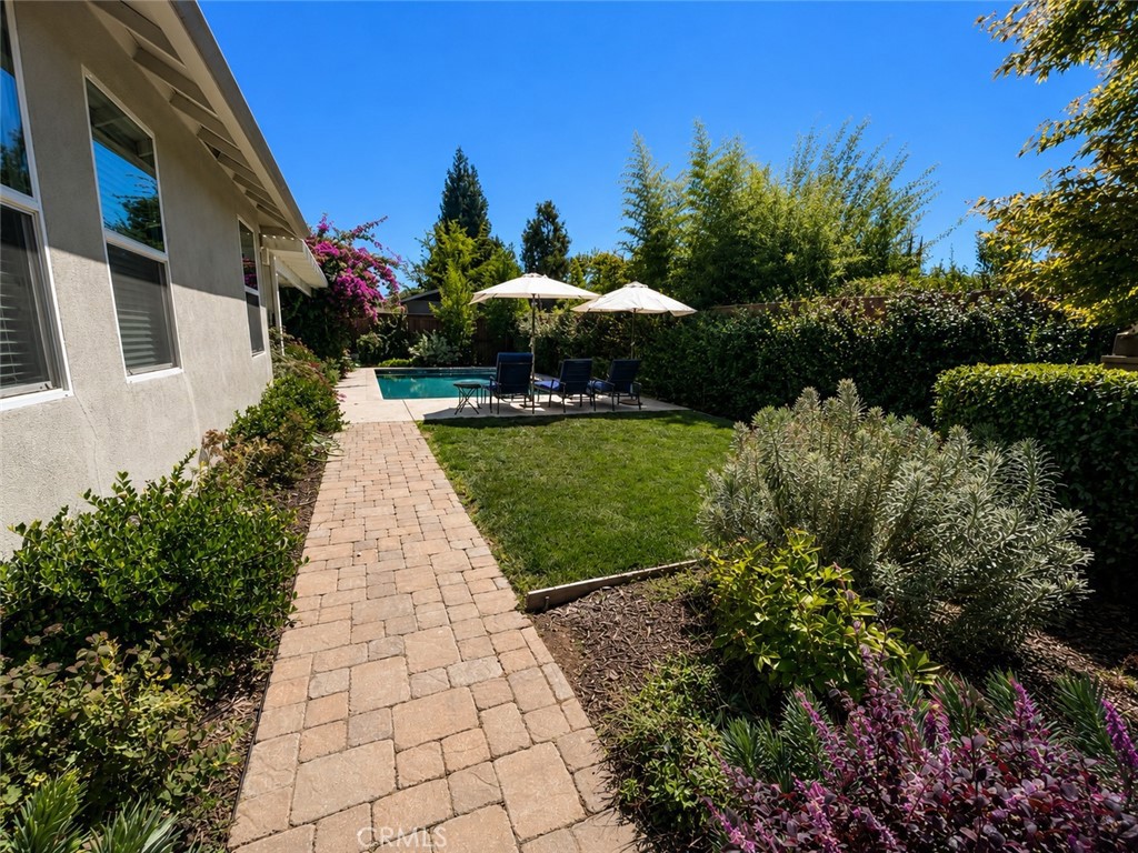 1937 Waxwing Property Photo 23