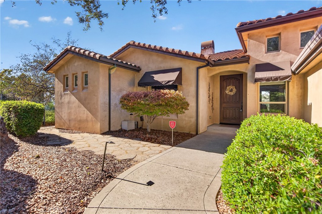 3454 Shallow Springs Property Photo 4