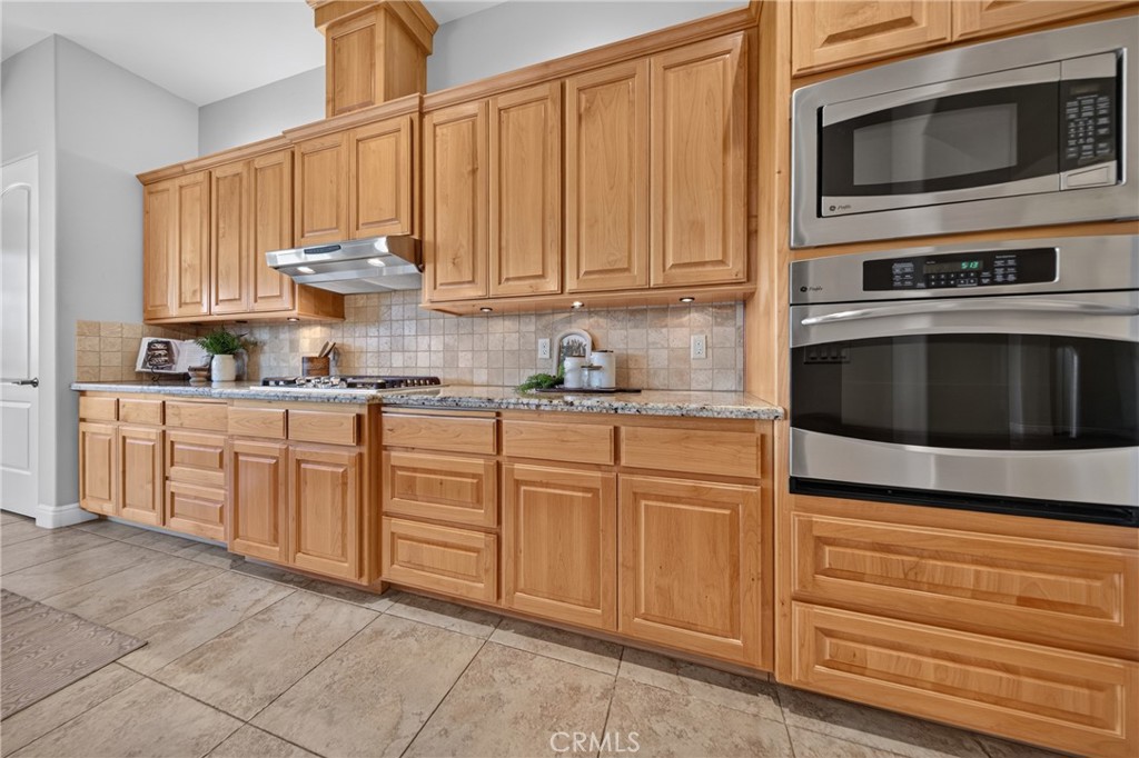 3454 Shallow Springs Property Photo 13
