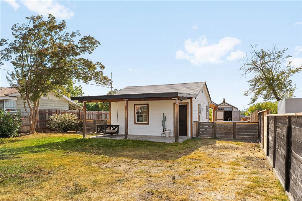 1679 6th Property Photo 1