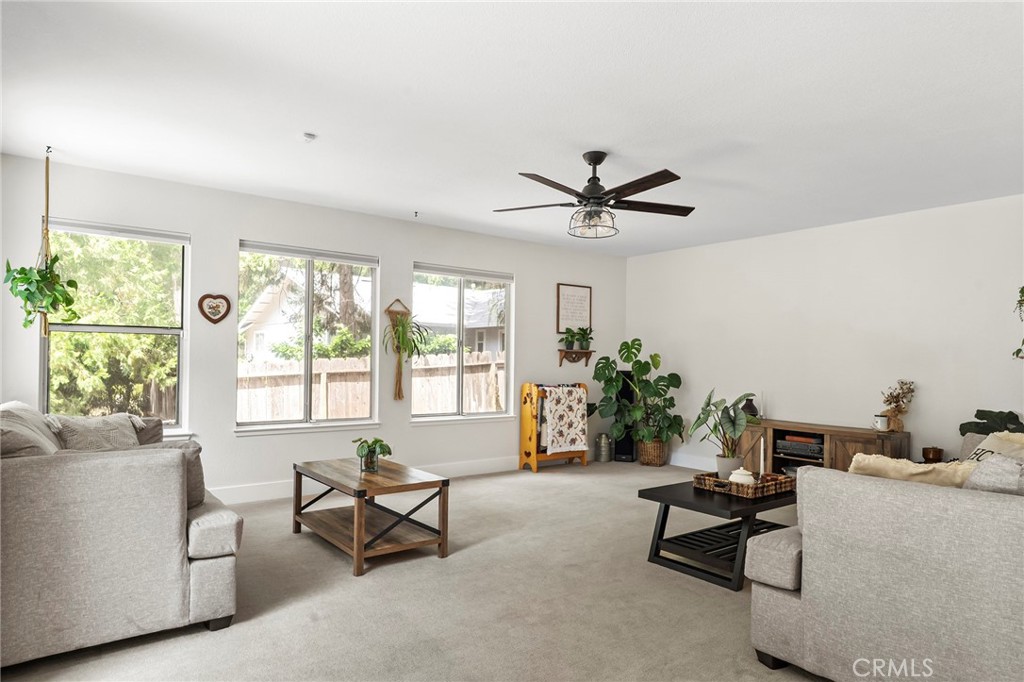 14043 Creston Road Property Photo 6