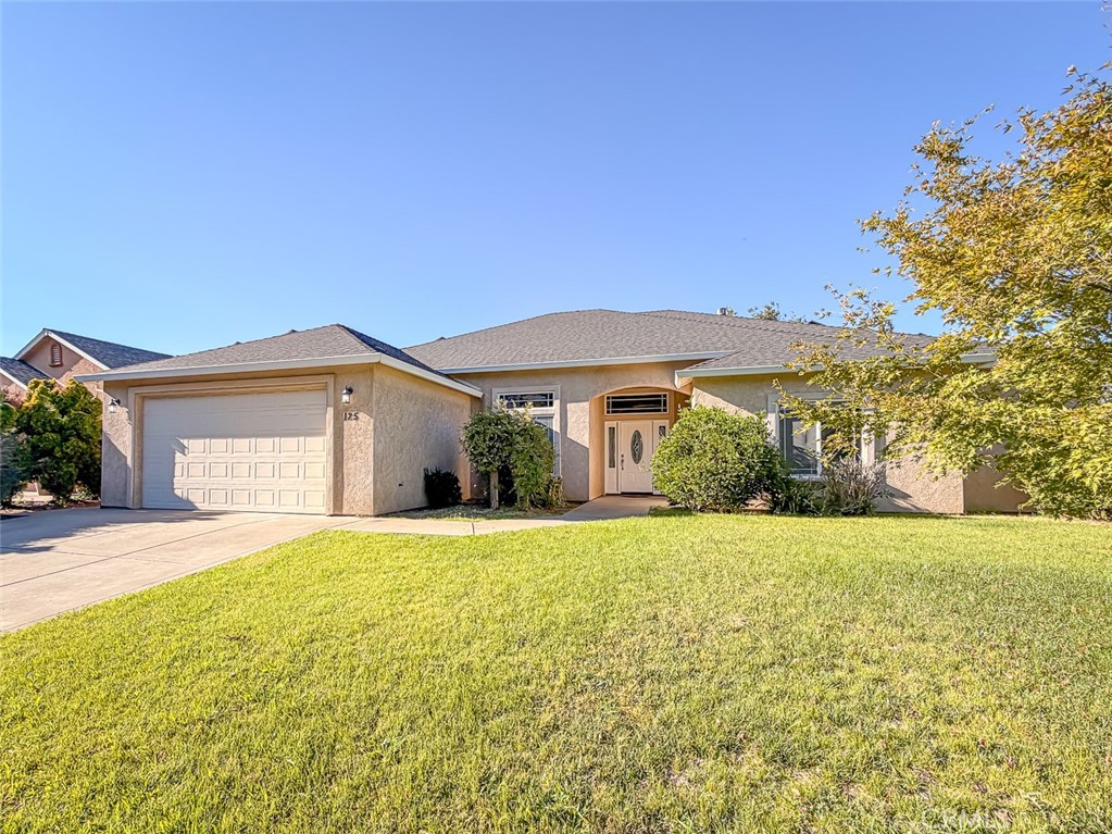 125 Sterling Oaks Property Photo 1