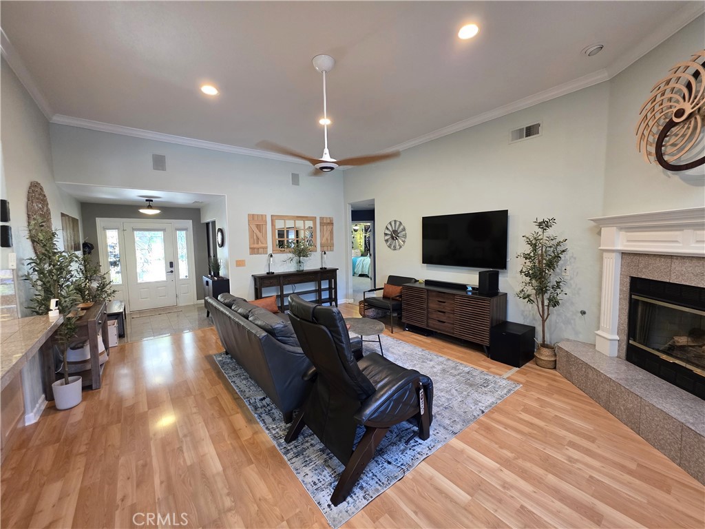2368 Sausalito St Property Photo 4
