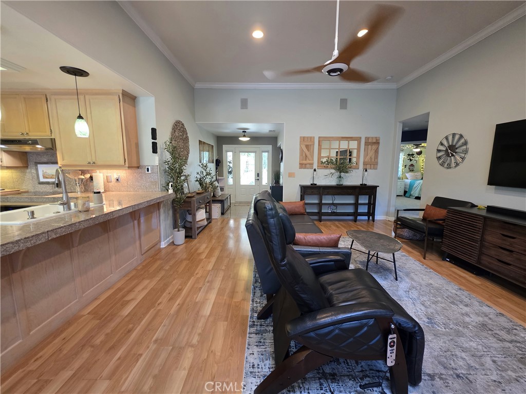 2368 Sausalito St Property Photo 6