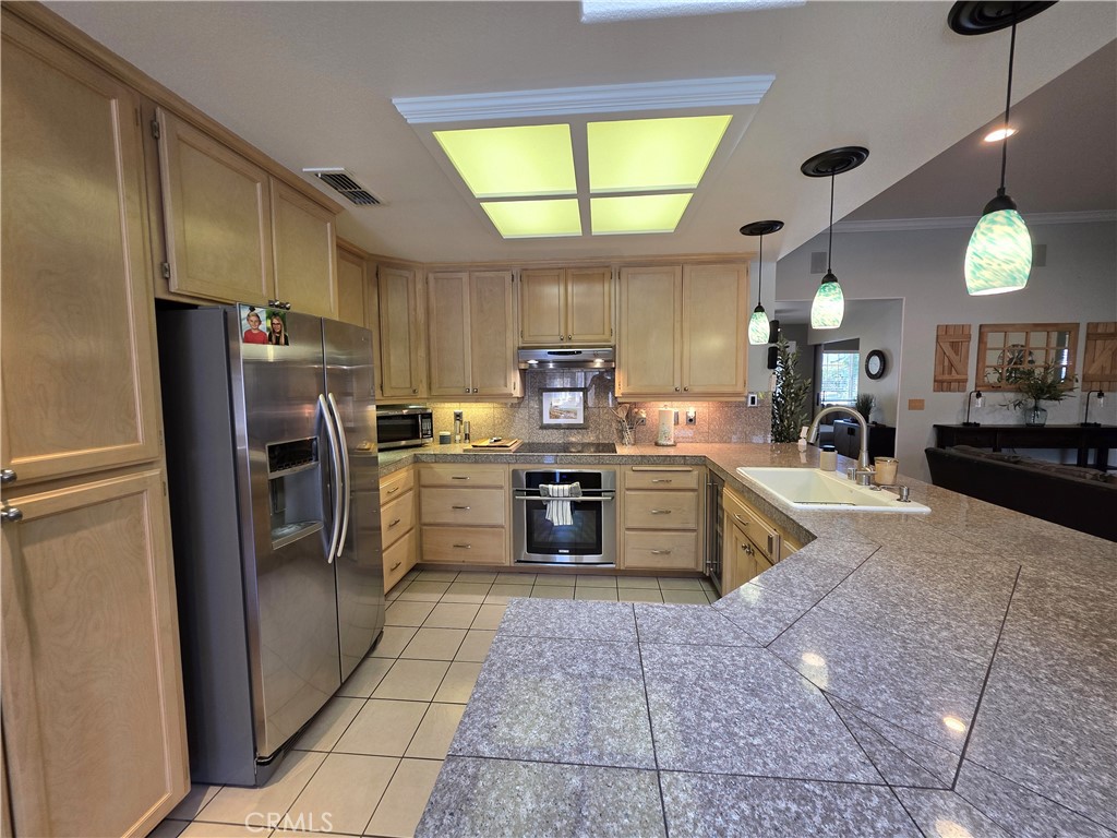 2368 Sausalito St Property Photo 7