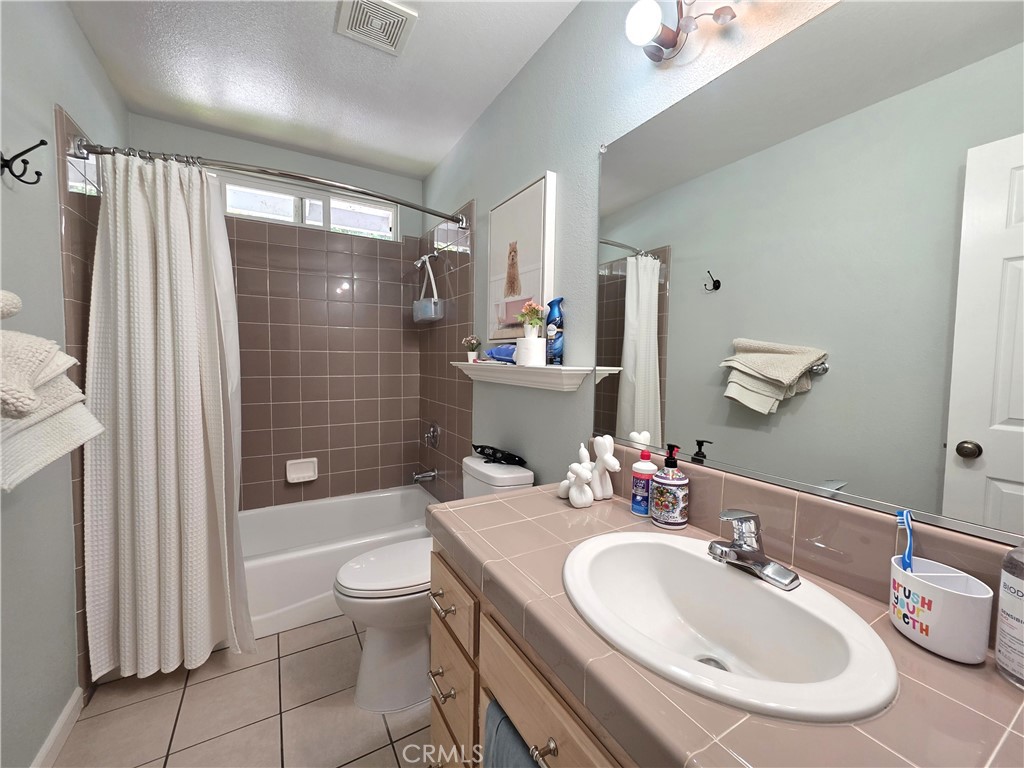2368 Sausalito St Property Photo 18