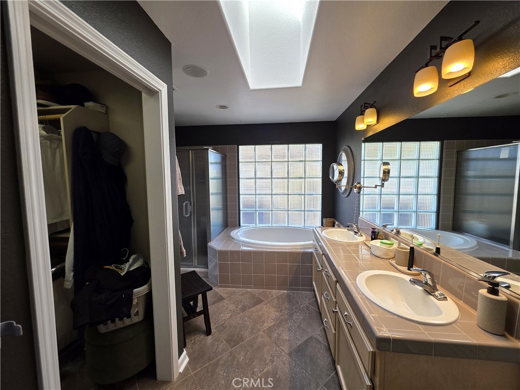 2368 Sausalito St Property Photo 23