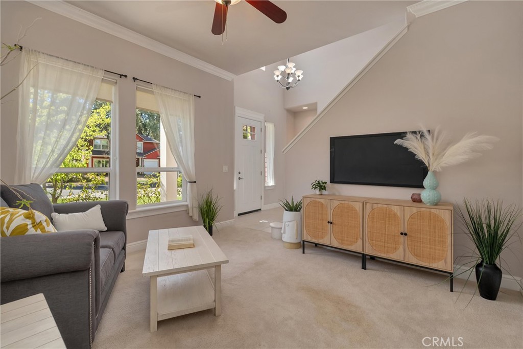 122 Secluded Oaks Court Property Photo 4