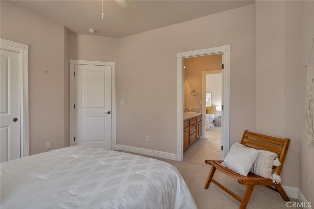 122 Secluded Oaks Court Property Photo 28