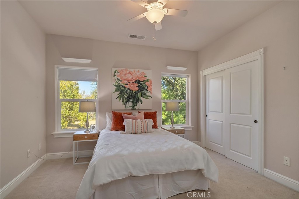 122 Secluded Oaks Court Property Photo 30