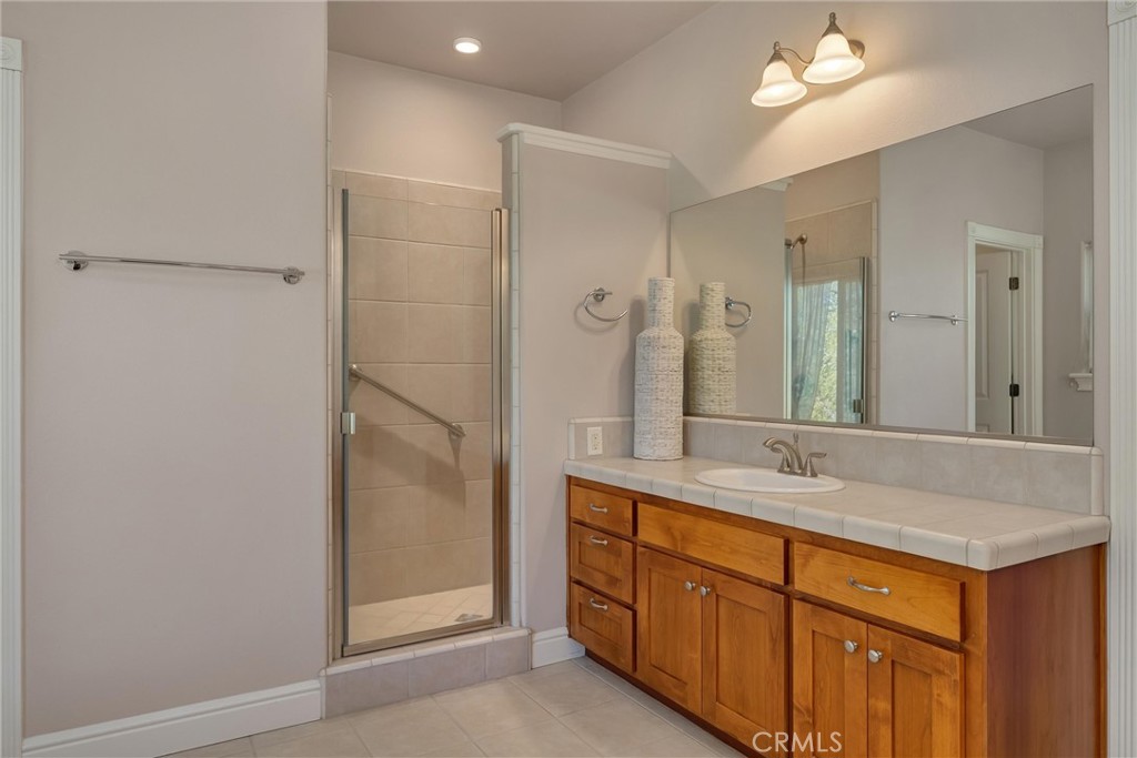 122 Secluded Oaks Court Property Photo 32