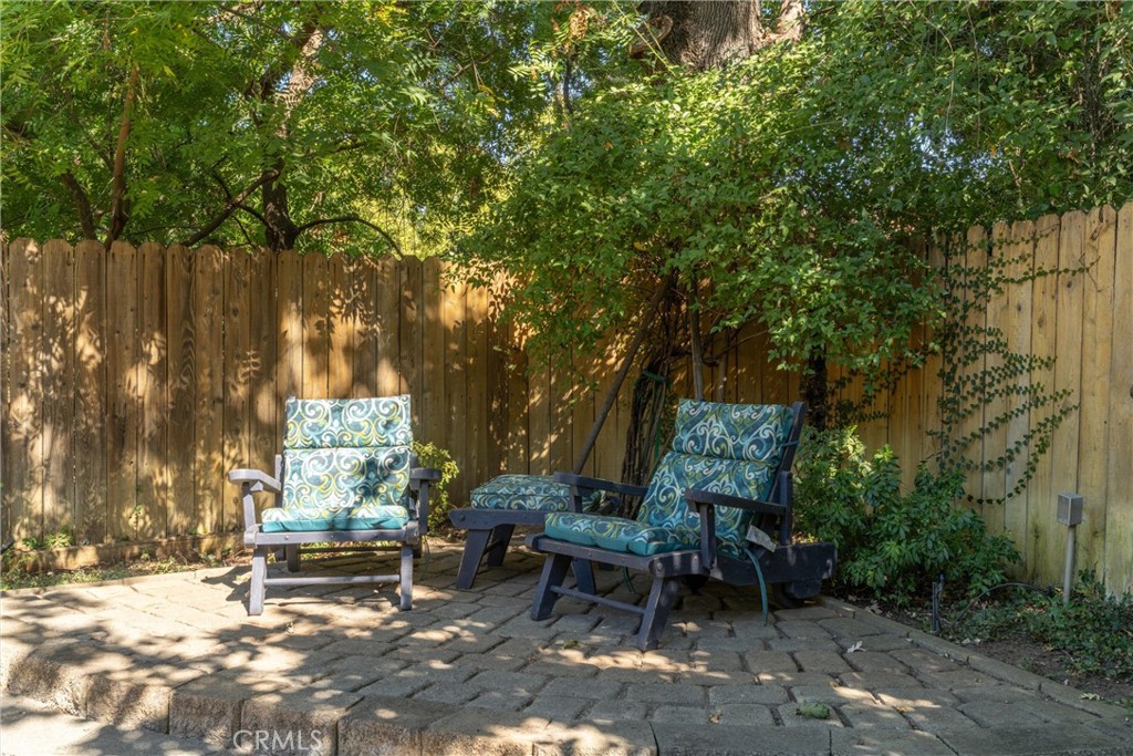 122 Secluded Oaks Court Property Photo 41