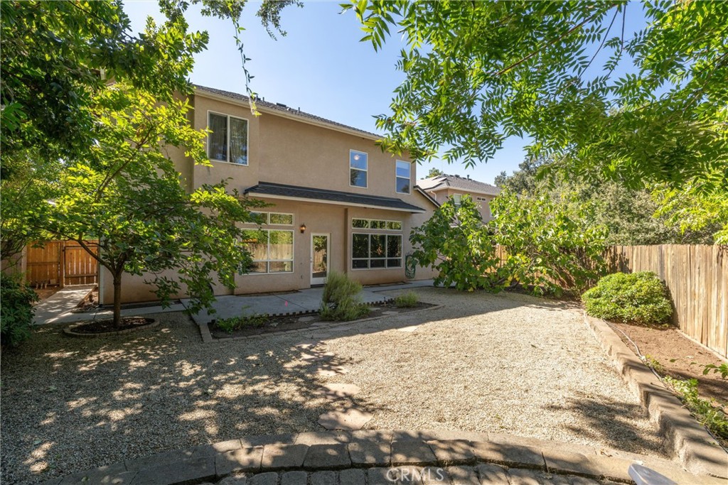 122 Secluded Oaks Court Property Photo 42