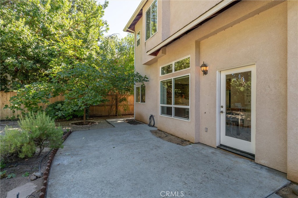 122 Secluded Oaks Court Property Photo 45