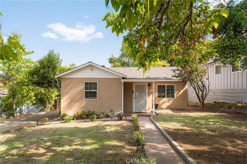 15 Oak Park Way Property Photo 1