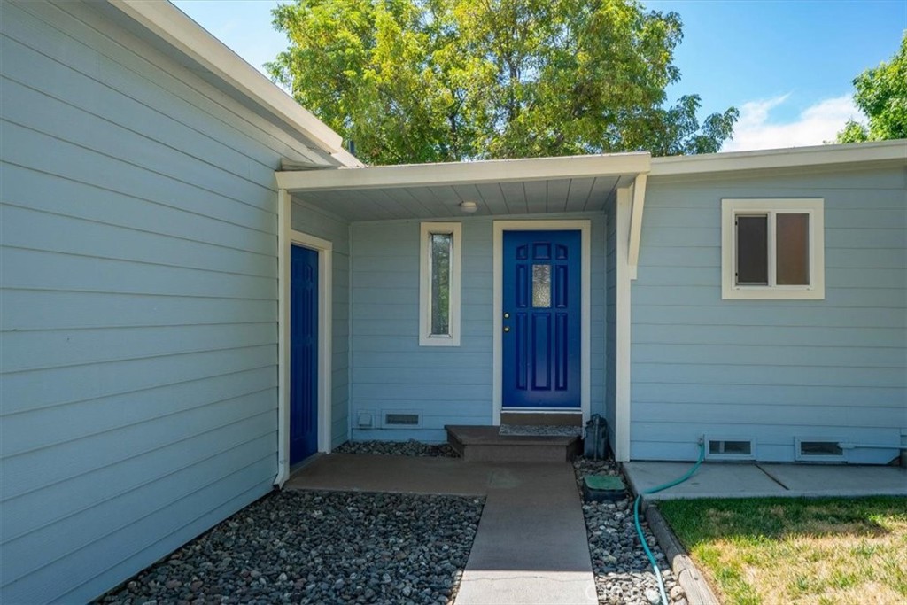 1221 Pear Property Photo 2