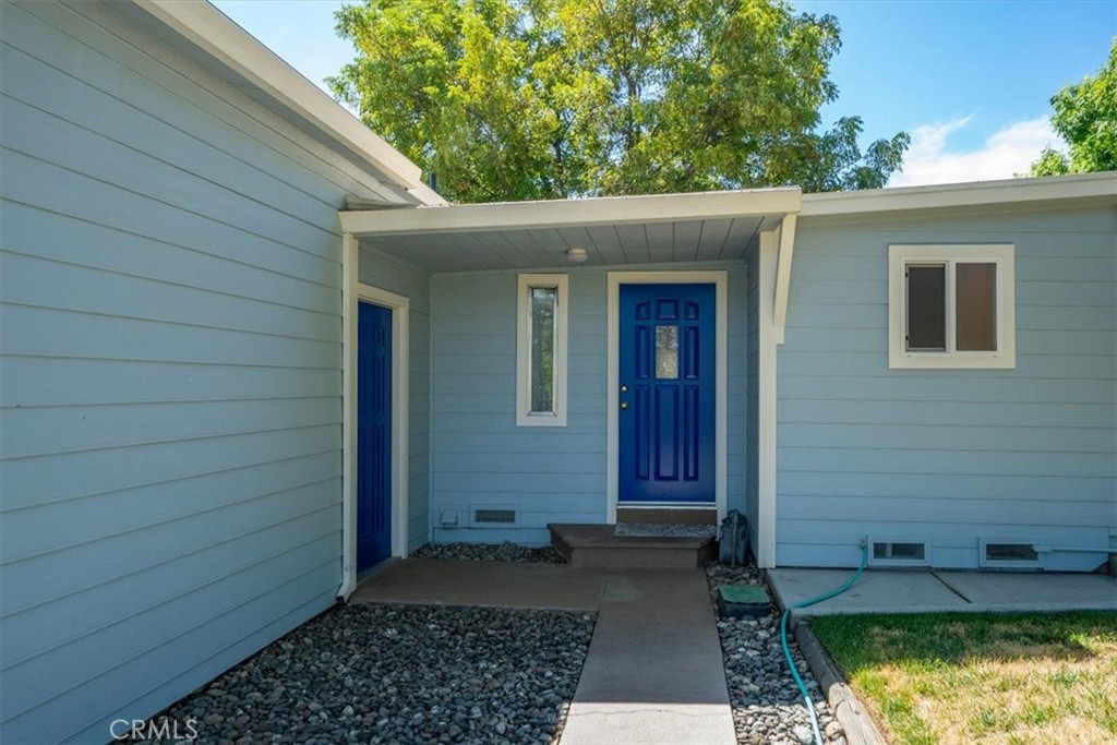 1221 Pear Property Photo 2