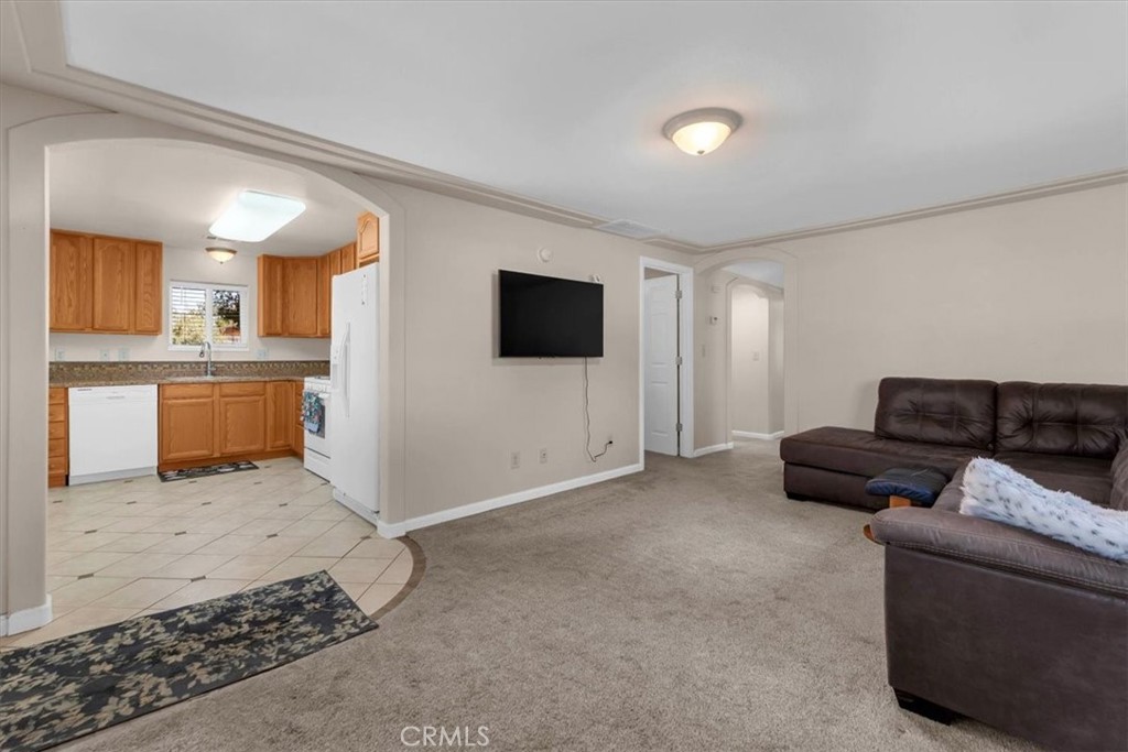 1221 Pear Property Photo 5
