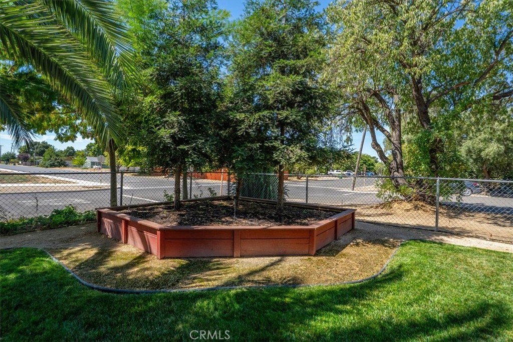 1221 Pear Property Photo 29