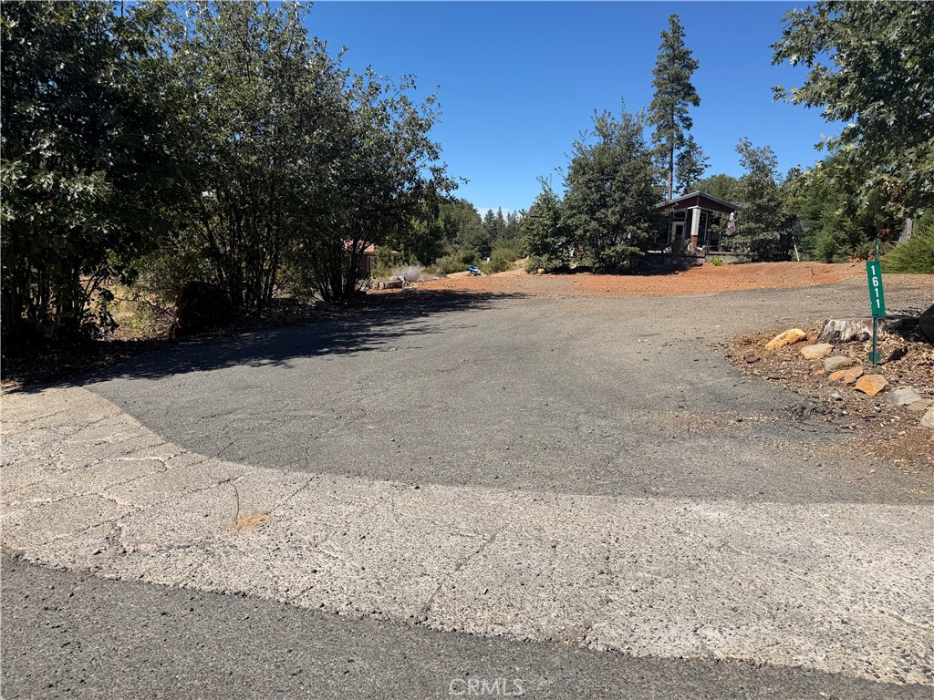 1611 Timber Walk Property Photo 1