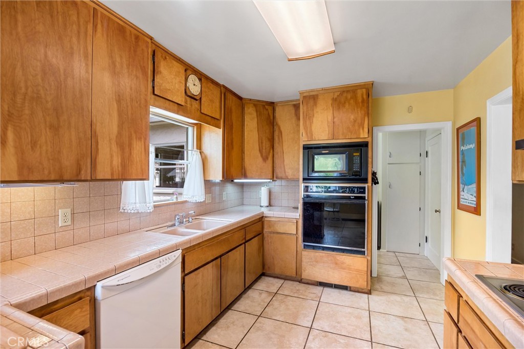 319 S Merrill Avenue Property Photo 15