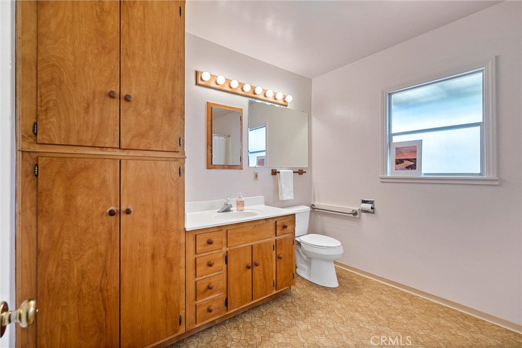 319 S Merrill Avenue Property Photo 23