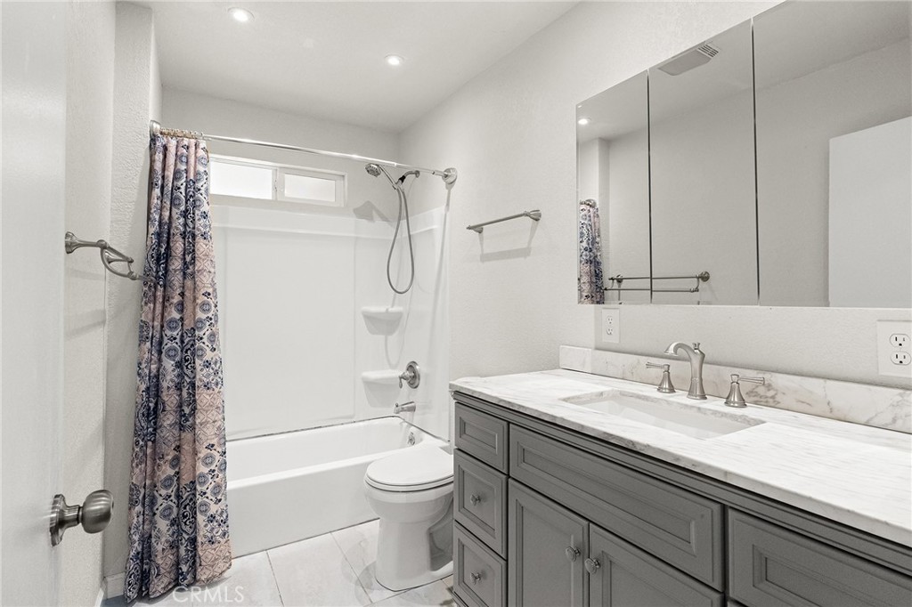219 Vine Street Property Photo 16