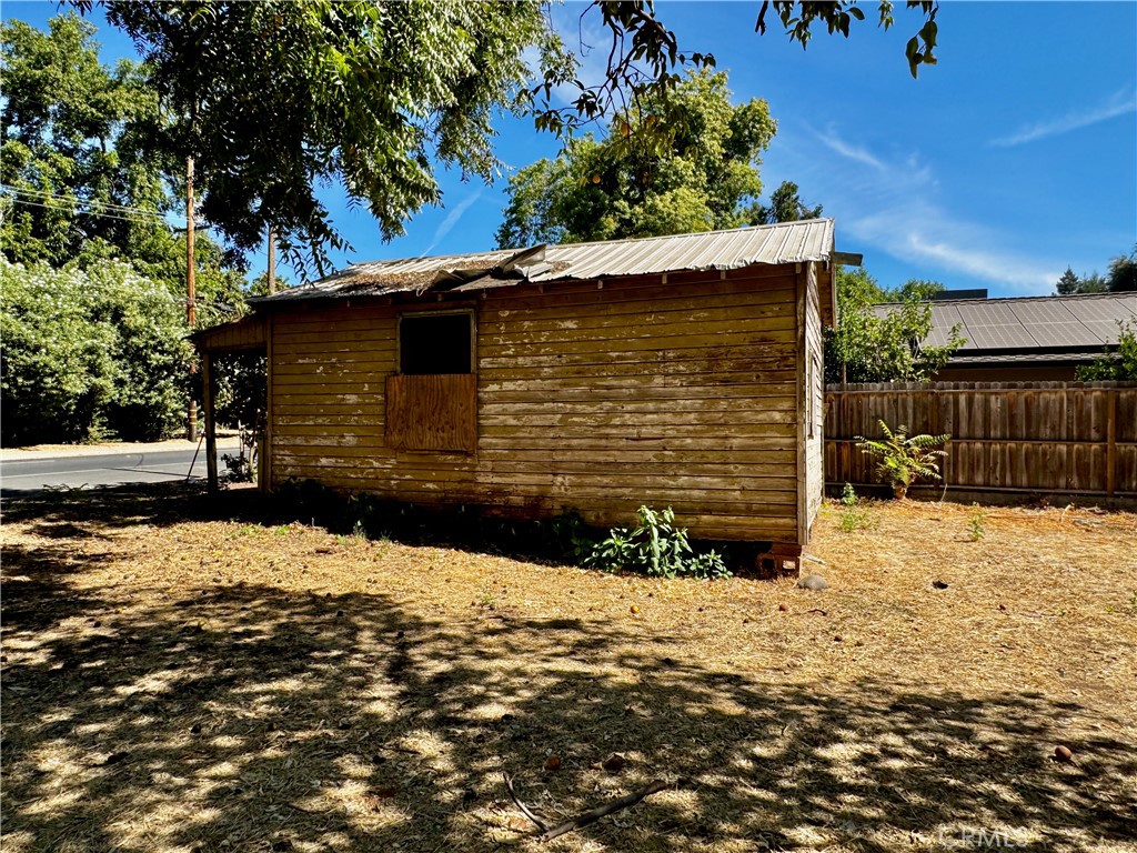1259 9th E Property Photo 4