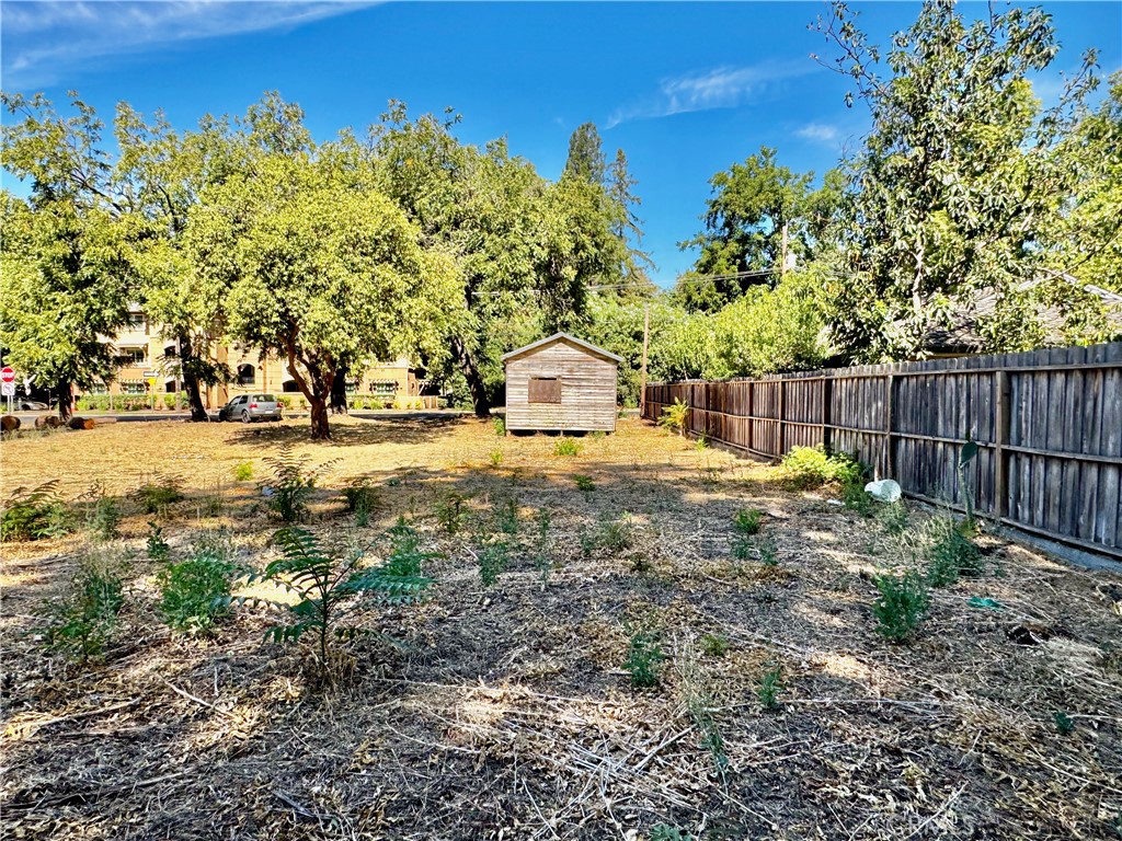 1259 9th E Property Photo 5