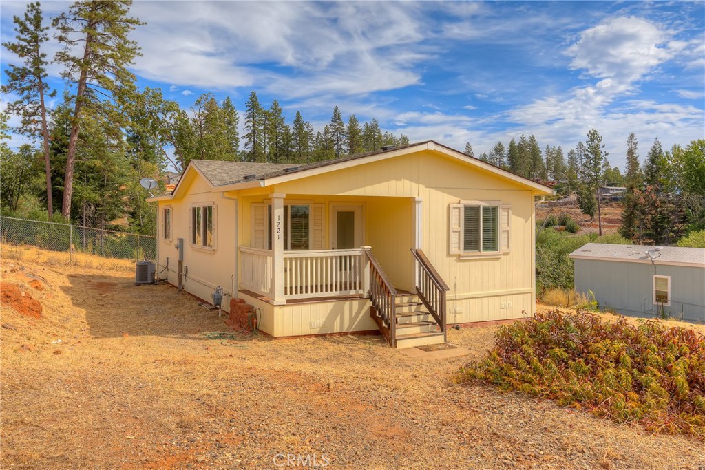 1221 Lurena Property Photo 1