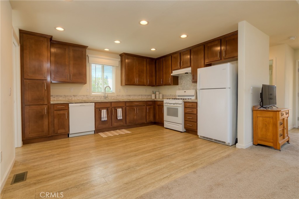 1221 Lurena Property Photo 10