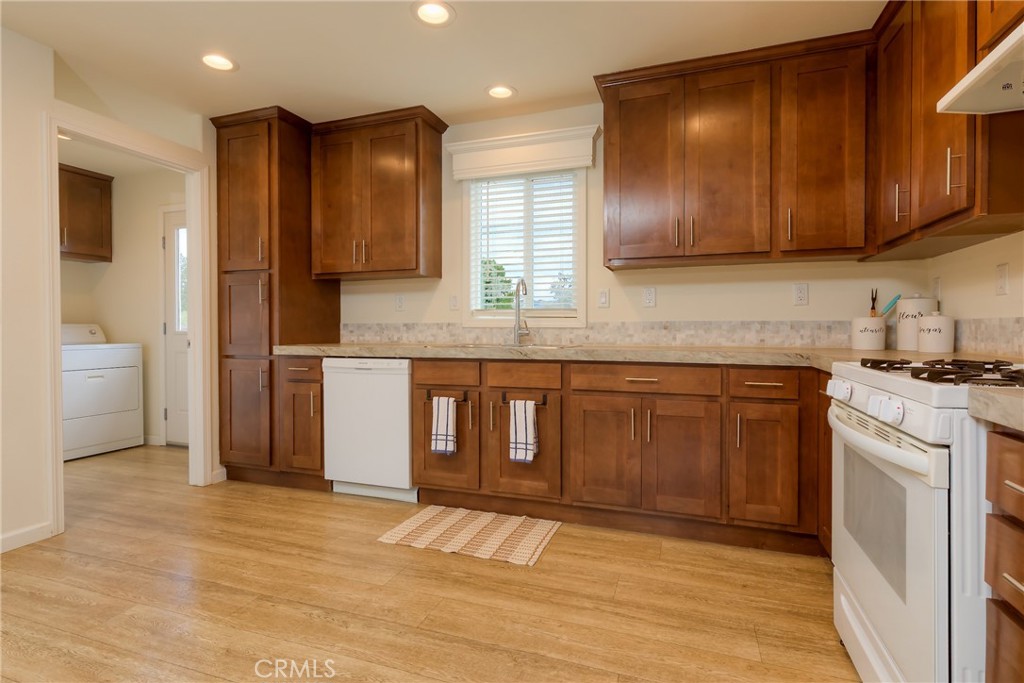 1221 Lurena Property Photo 12