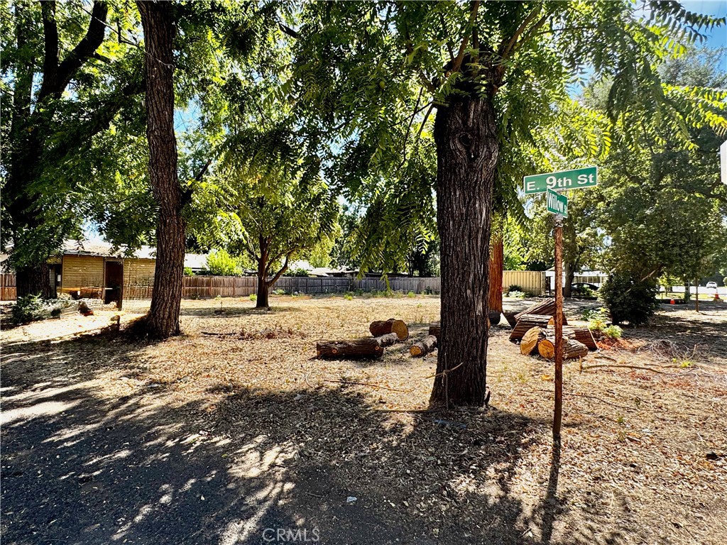 1257 9th E Property Photo 2