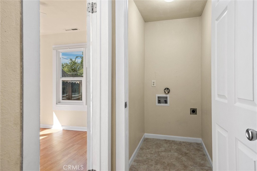 139 S Murdock Avenue Property Photo 23
