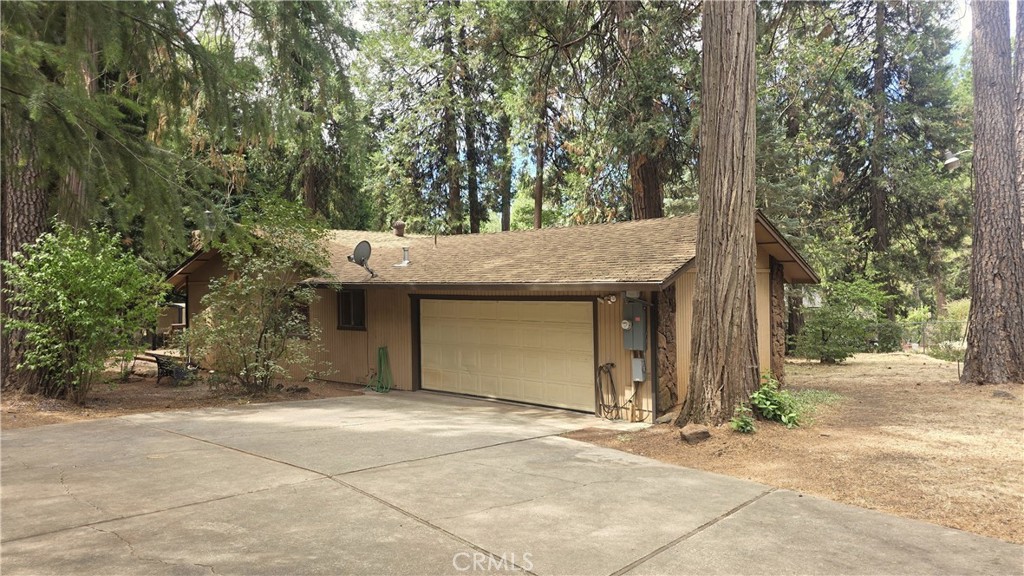 6566 Woodward Property Photo 1