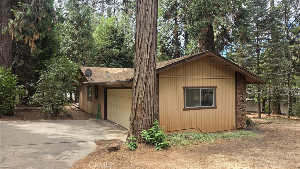 6566 Woodward Property Photo 2