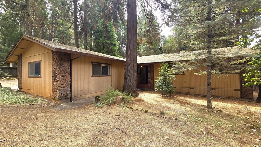 6566 Woodward Property Photo 3
