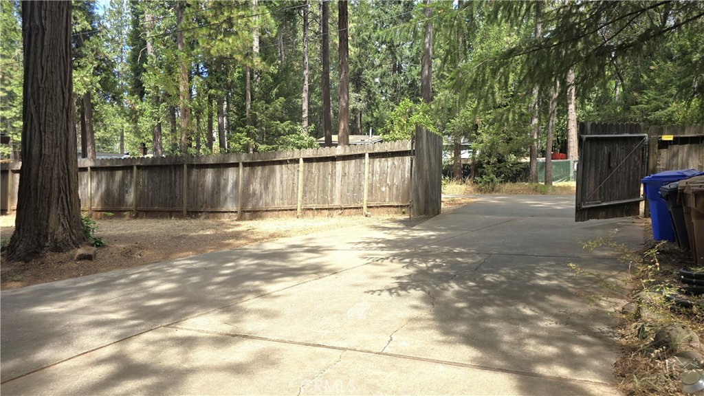 6566 Woodward Property Photo 42