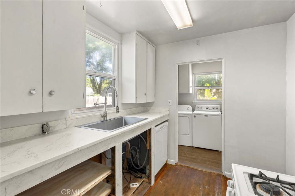1122 Sunset Property Photo 9