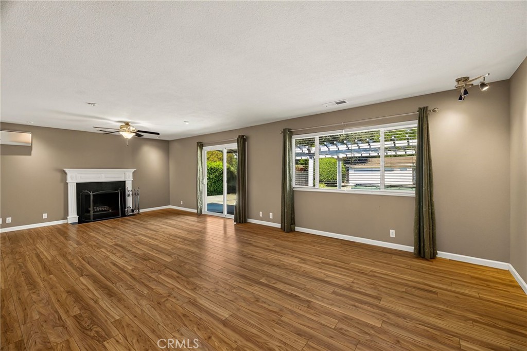 484 Cimarron Property Photo 4