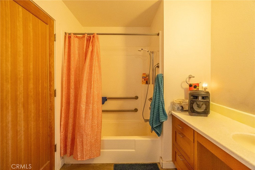 904 W 12th Avenue Property Photo 11