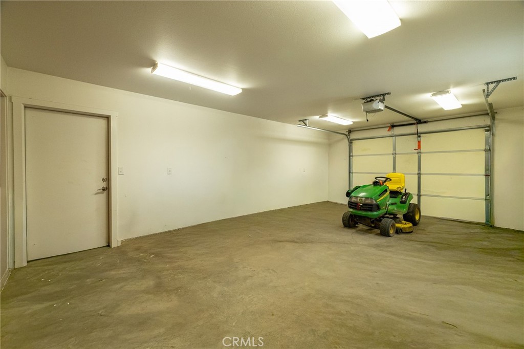 904 W 12th Avenue Property Photo 17