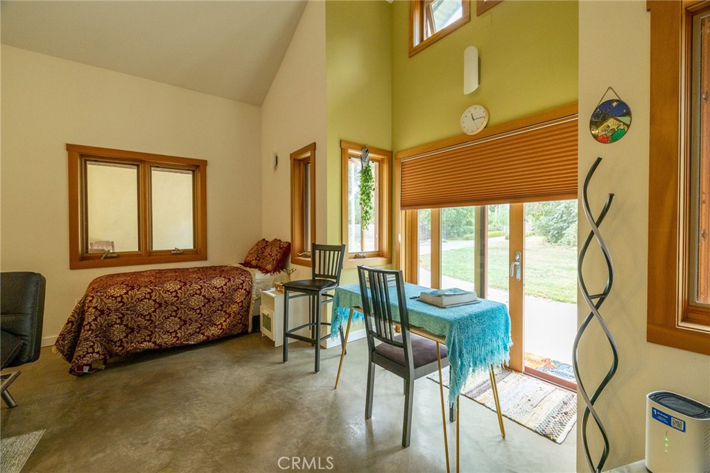 904 W 12th Avenue Property Photo 36