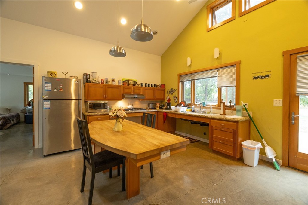 904 W 12th Avenue Property Photo 37