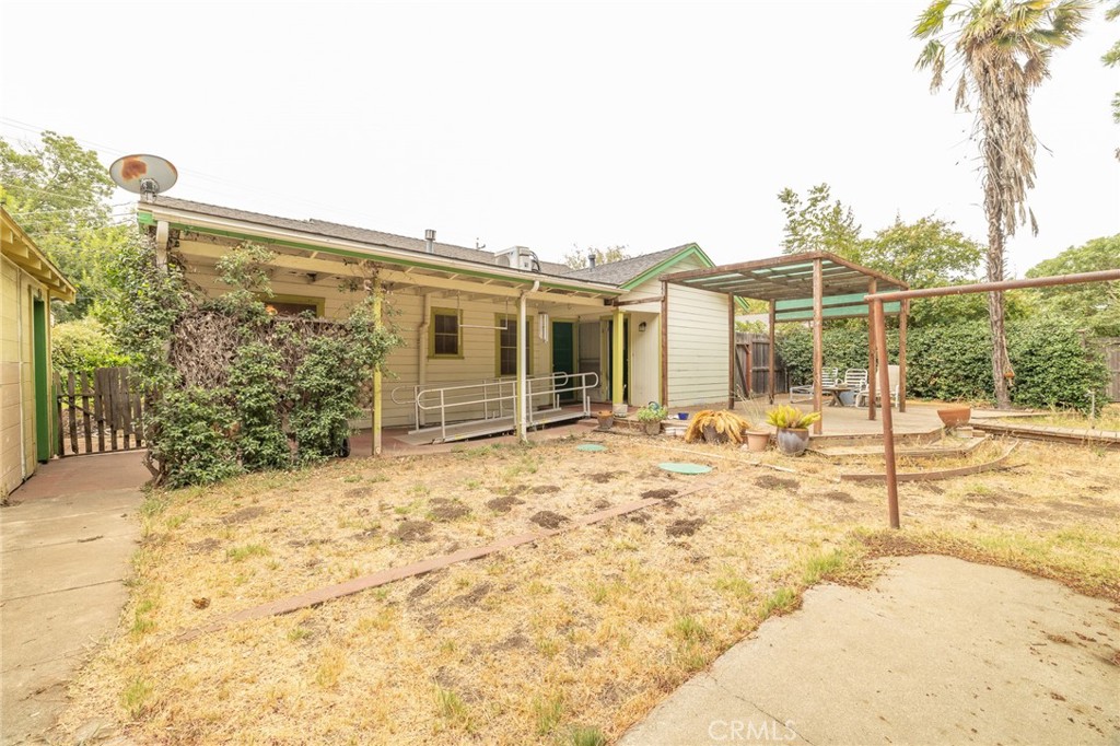 910 W 12th Avenue Property Photo 6